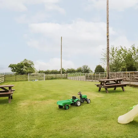The Old Grainstore בית נופש *